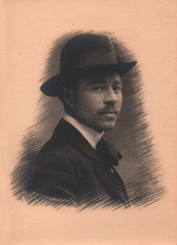 Autorretrato. Autor:  Fernando Paillet. 