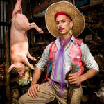 Marica con chancho y facon Sapucay Marica