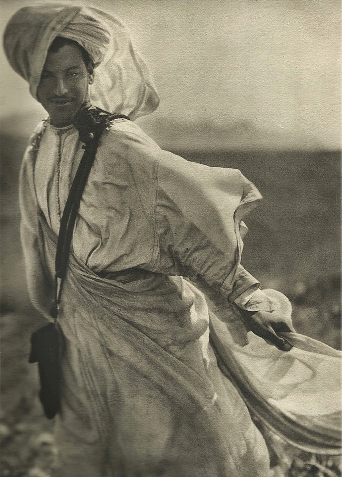 Moro al viento (JOE00012)