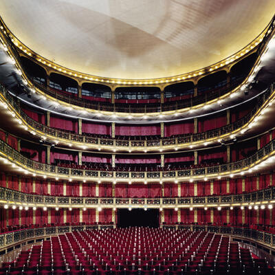 Candida Höfer Teatro Cervantes Buenos Aires I 2006 180 x 240 cm C-Print © Candida Höfer, Köln / VG Bild-Kunst, Bonn