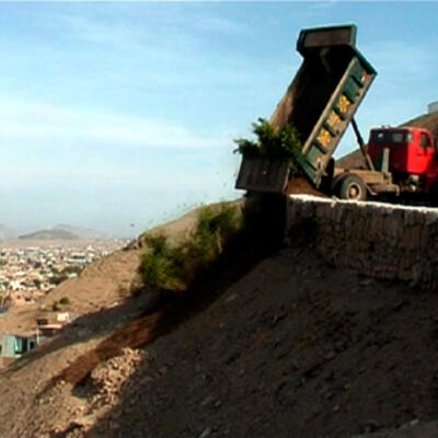 Ishmael Randall Weeks Volquete, 2011 1:30 minutos Video monocanal