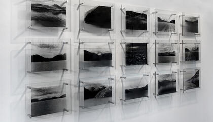 Ismael Frigerio Cíen días, 1991 Medida variables Fotografía análoga sobre metacrilato