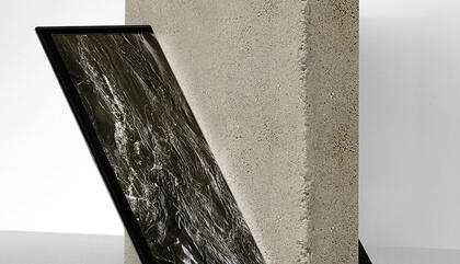 Diego Lama Intersección IX, 2017 60 x 60 x 40 cm. Concreto y pantalla LCD.