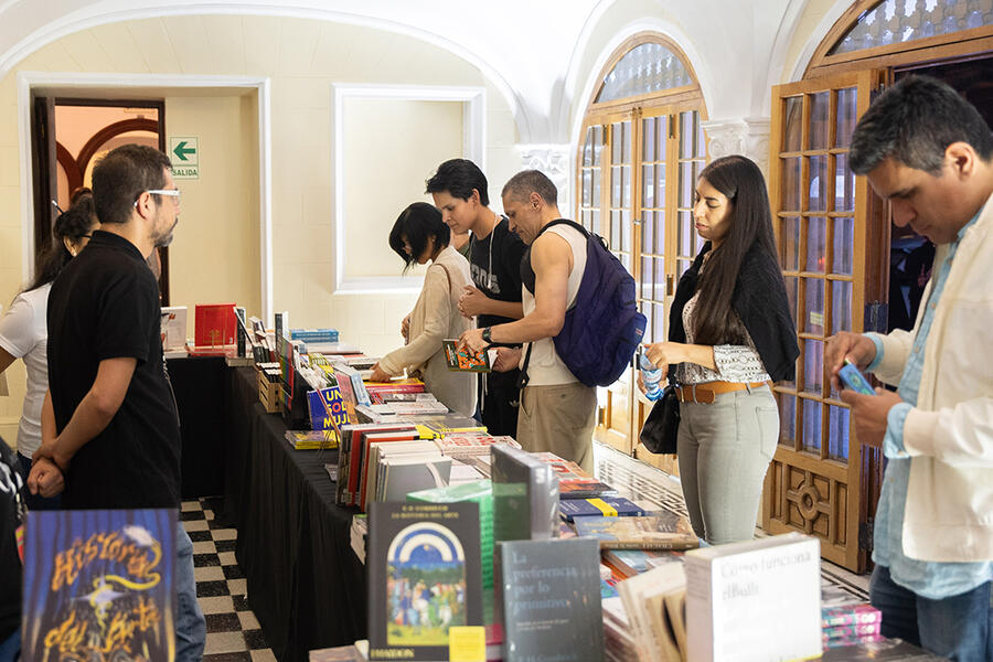 Book Vivant en Pinta Lima