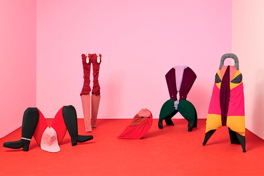 Special Project: La imagen de otro mundo se forma vibrante