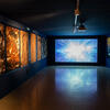 Fernando Allen. Sala audiovisual y pisadas. Cortesía del artista