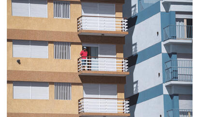 Martín Pérez Agrippino Balcones, 2018. Acrylic on canvas. 59 x 78.74 inches.