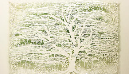 Espectral 02 Artista: Andres Paredes Técnica: handmade fretworked paper Año: 2018 Dimensiones: 19x27 in